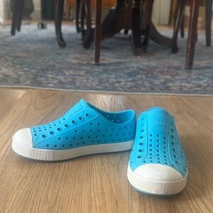 Native Kids Aqua Blue Slip-On Sneakers